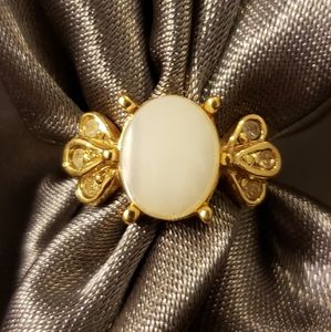 Mother of Pearl Vintage Ring